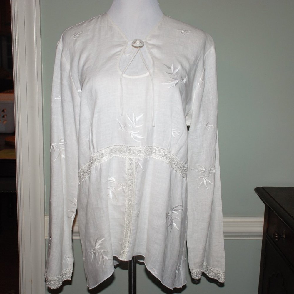 NWT Crossing Point Linen  Embrodiered Tunic